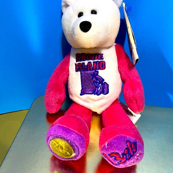 LIMITED TREASURES NWT RHODE ISLAND STATE COIN #13 BEAR PLUSH TAGS & QUARTER 8” - Picture 4 of 10